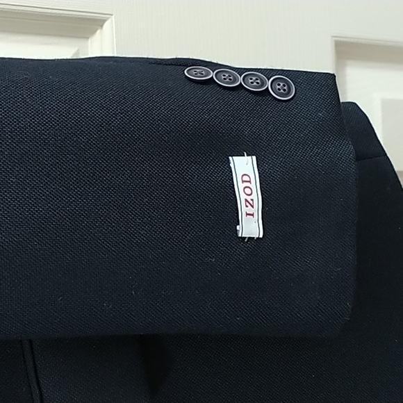 IZOD Classic Two Button Navy Blazer Fully Lined 50Reg - Picture 4 of 13